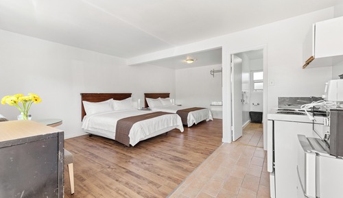 Room, 2 Queen Beds, Kitchen