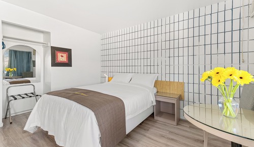 Suite, 1 Bedroom, Kitchen (2 beds)