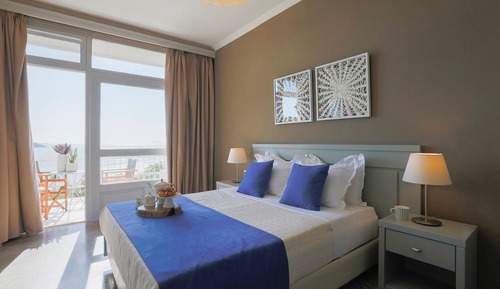 Family Room, Sea View