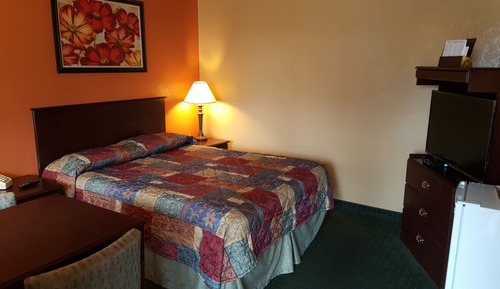 Standard Room, 1 Queen Bed