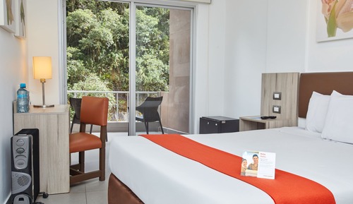 Junior Suite, 1 Queen Bed, River View