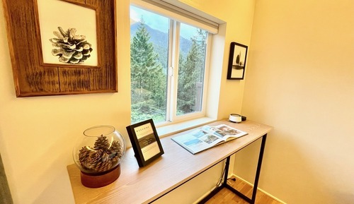 Signature Room, 1 Queen Bed, Mountain View