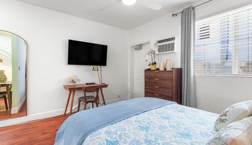 Standard Apartment, 1 Queen Bed with Sofa bed, Non Smoking (Suite Four)
