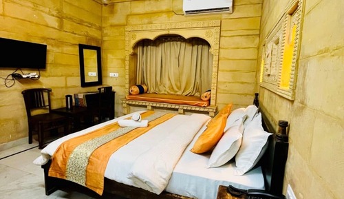 Double Bed Balcony Fort View Room