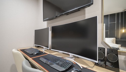 Room (VIP - 2PC room (2PC room 32" curved m)