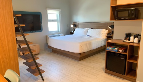 Family Suite, Non Smoking (1 King & 1 Bunk Bed)