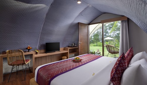 Deluxe Glamping Tent