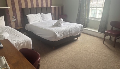 Standard Double Room, Multiple Beds, Private Bathroom