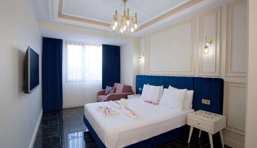 Presidental Suite with Three Bedroom