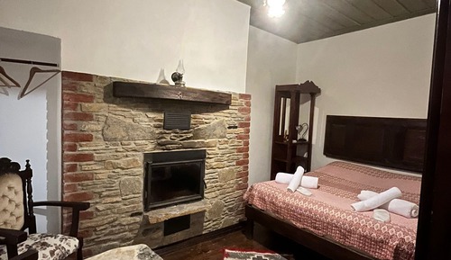 LEYLAK (FIREPLACE)