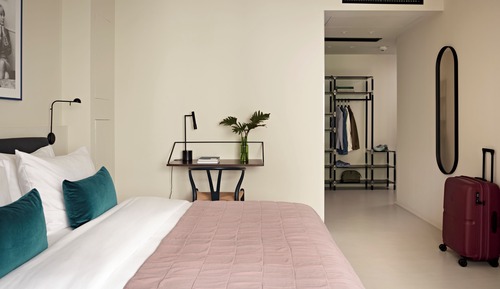 Large Room - Accessible