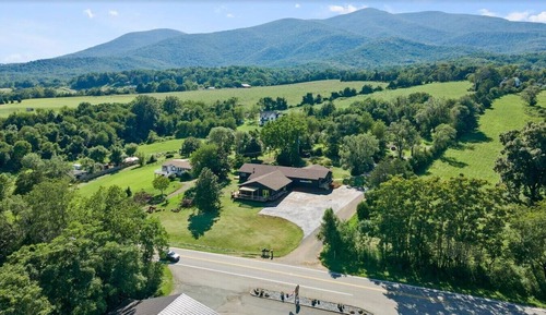 Cottage, Private Bathroom, Mountain View (Basecamp Cottage)