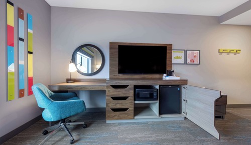 Room, 2 Queen Beds, Accessible (Roll-In Shower)