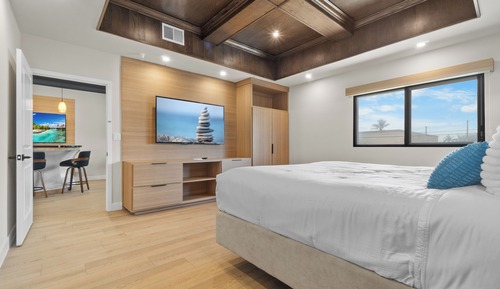 Presidential Suite, 1 King Bed, Jetted Tub