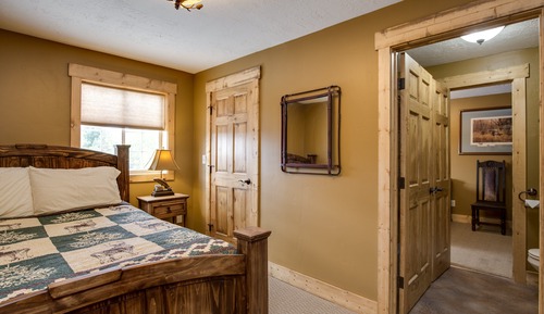 Studio (2 Bedrooms)