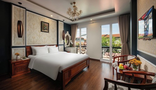 Panoramic Room