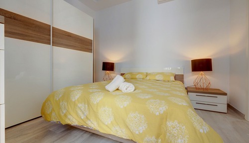 Apartment (3 Bedrooms)