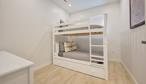 Deluxe Condo, 2 Bedrooms, Canal View