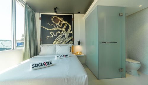 Standard Room, 1 Queen Bed