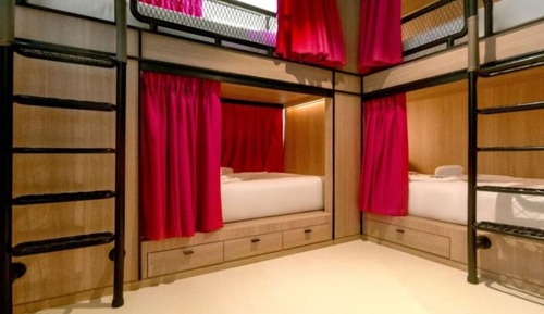 Quadruple Room with Private Bathroom