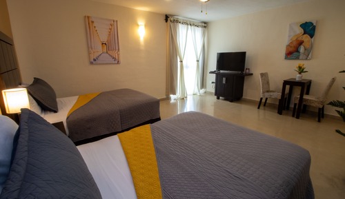 Standard Suite, 2 Double Beds