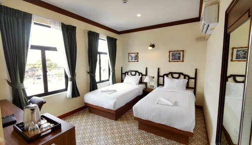 Superior Twin Room, City View