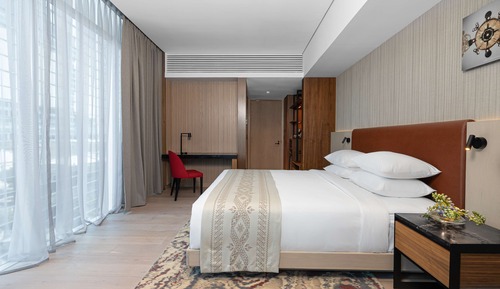 Deluxe Room, 1 King Bed, Terrace, City View