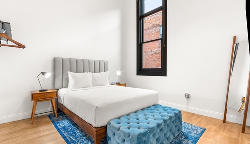Suite, 1 Queen Bed with Sofa bed