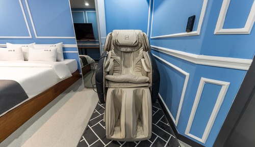 Room (VIP Suite (High Performing PC Massage)