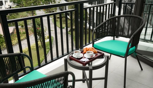 Premier Garden View