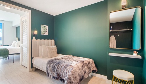 City View 1 Bedroom with Balcony, with Den