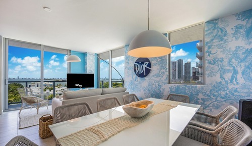 Bay View 2 Bedroom Apartment with Balcony