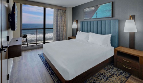Suite, 1 King Bed, Oceanfront