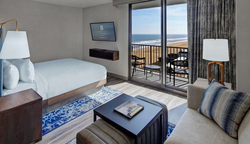 Suite, 1 King Bed (One Room)