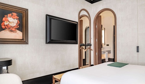 Room, 1 King Bed (King Esperanza Room)