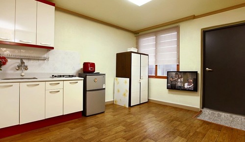 Room (Family Room (Ondol) 5)