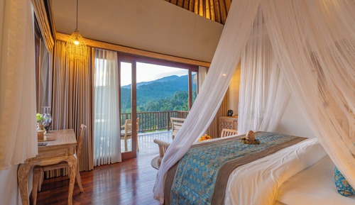 Royal Jacuzzi Pool Villa