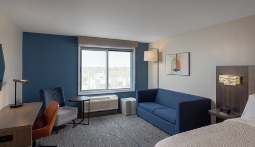 Suite, 1 King Bed, Accessible (Communications Accessible)