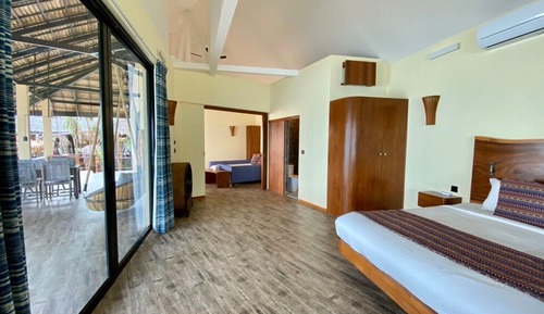 Beachfront 2 bedroom villa