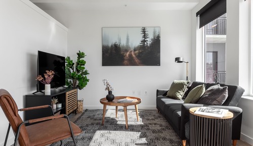 Studio Suite - Highway-Facing