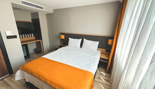 Economy Room