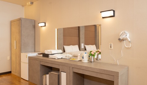 Super Suite