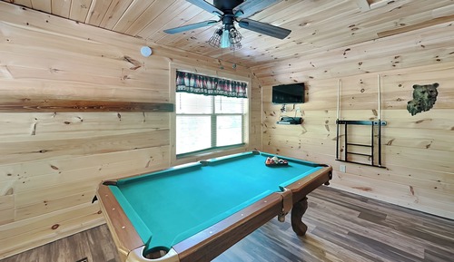 Studio (2 Bedrooms)