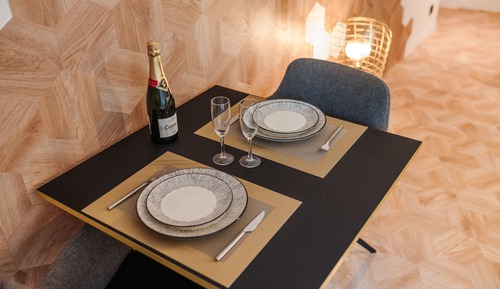 Deluxe Double Room (Blue Bee Room)