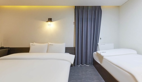 Family Twin Room