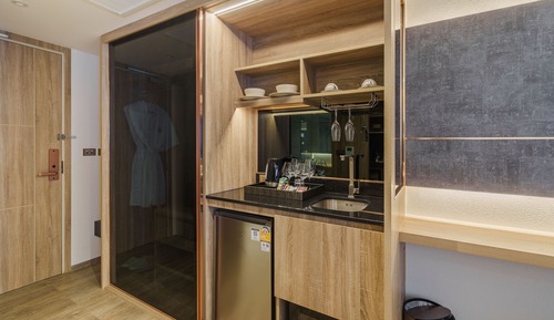 Deluxe Room, 2 Twin Beds, Pool Access