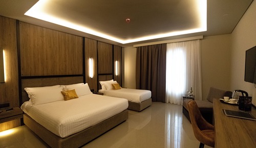 Standard Triple Room, Partial Sea View