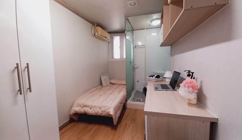 Single Room (Non-Korean nationals only)