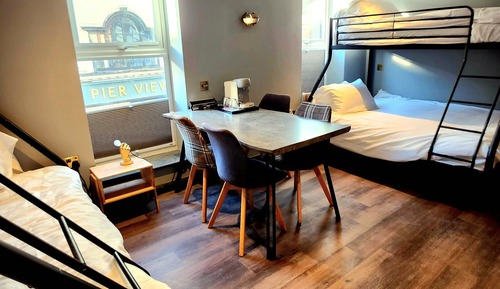 Comfort Room, Multiple Beds