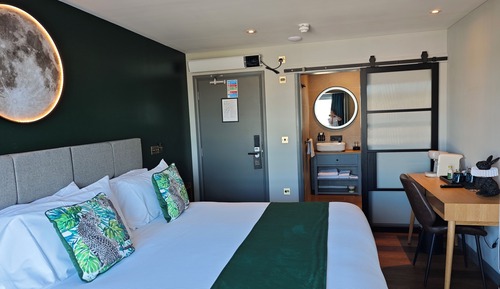 Deluxe Room, 1 King Bed, Harbor View